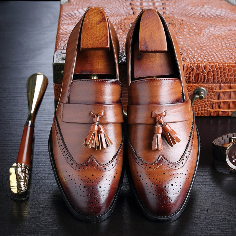 The Grand Gentleman Men's Pointed Wingtip Shoes